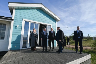 Министр Решетников проинспектировал туристический комплекс в Ленобласти